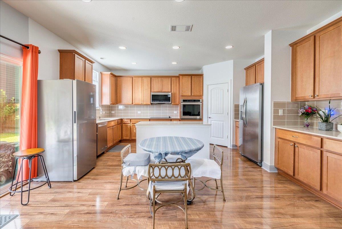 212 Apricot Dr, Kyle, TX 78640