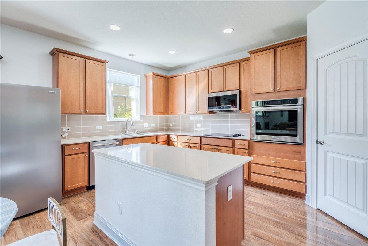 212 Apricot Dr, Kyle, TX 78640