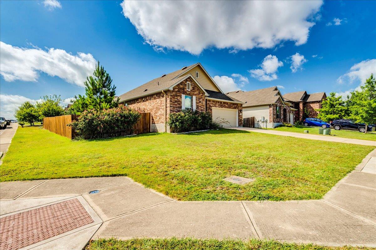 212 Apricot Dr, Kyle, TX 78640