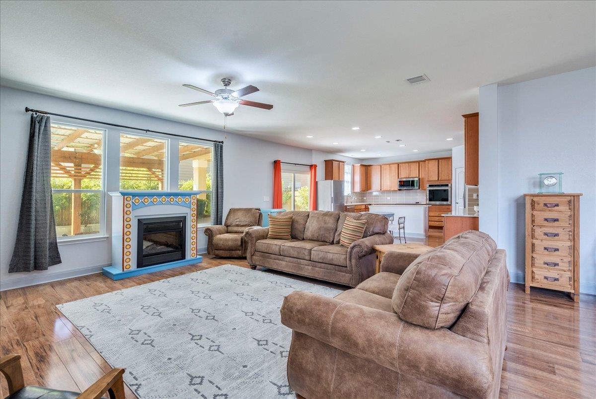 212 Apricot Dr, Kyle, TX 78640