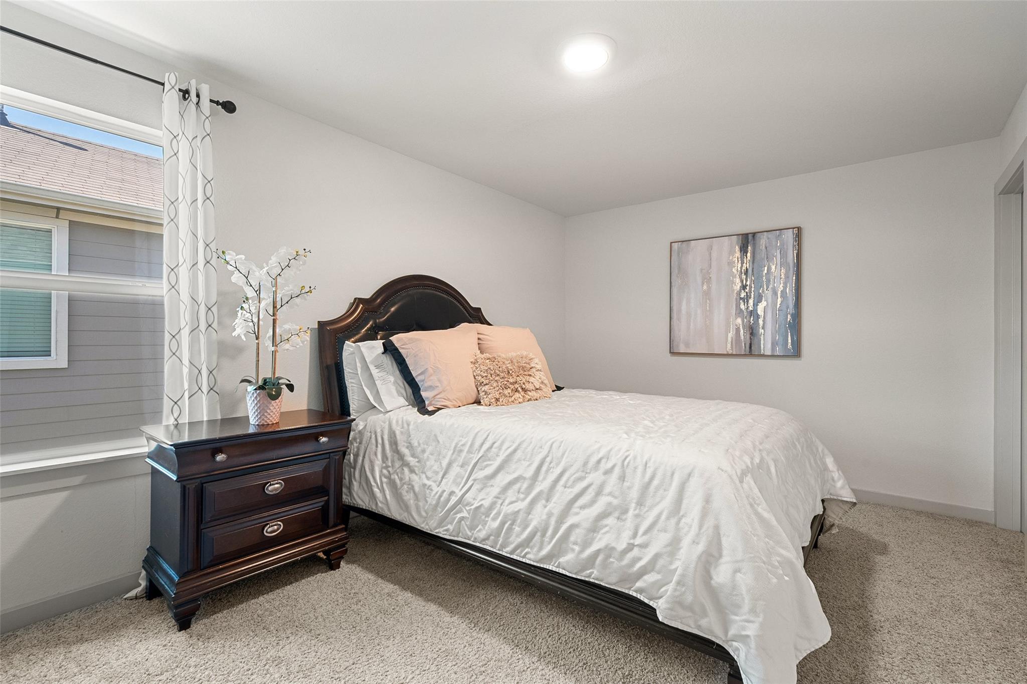 202 Barton Creek Ln, Hutto, TX 78634