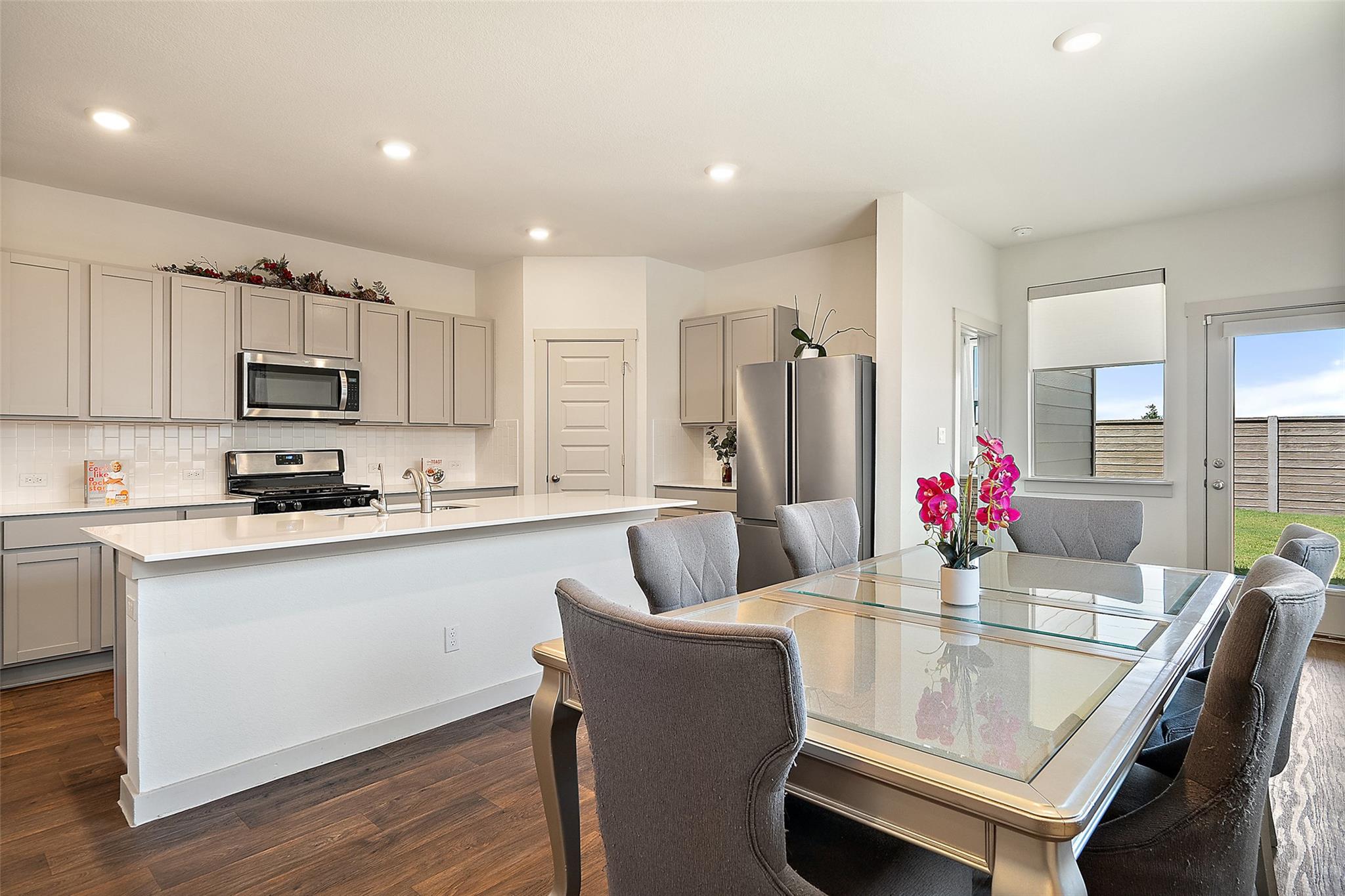 202 Barton Creek Ln, Hutto, TX 78634