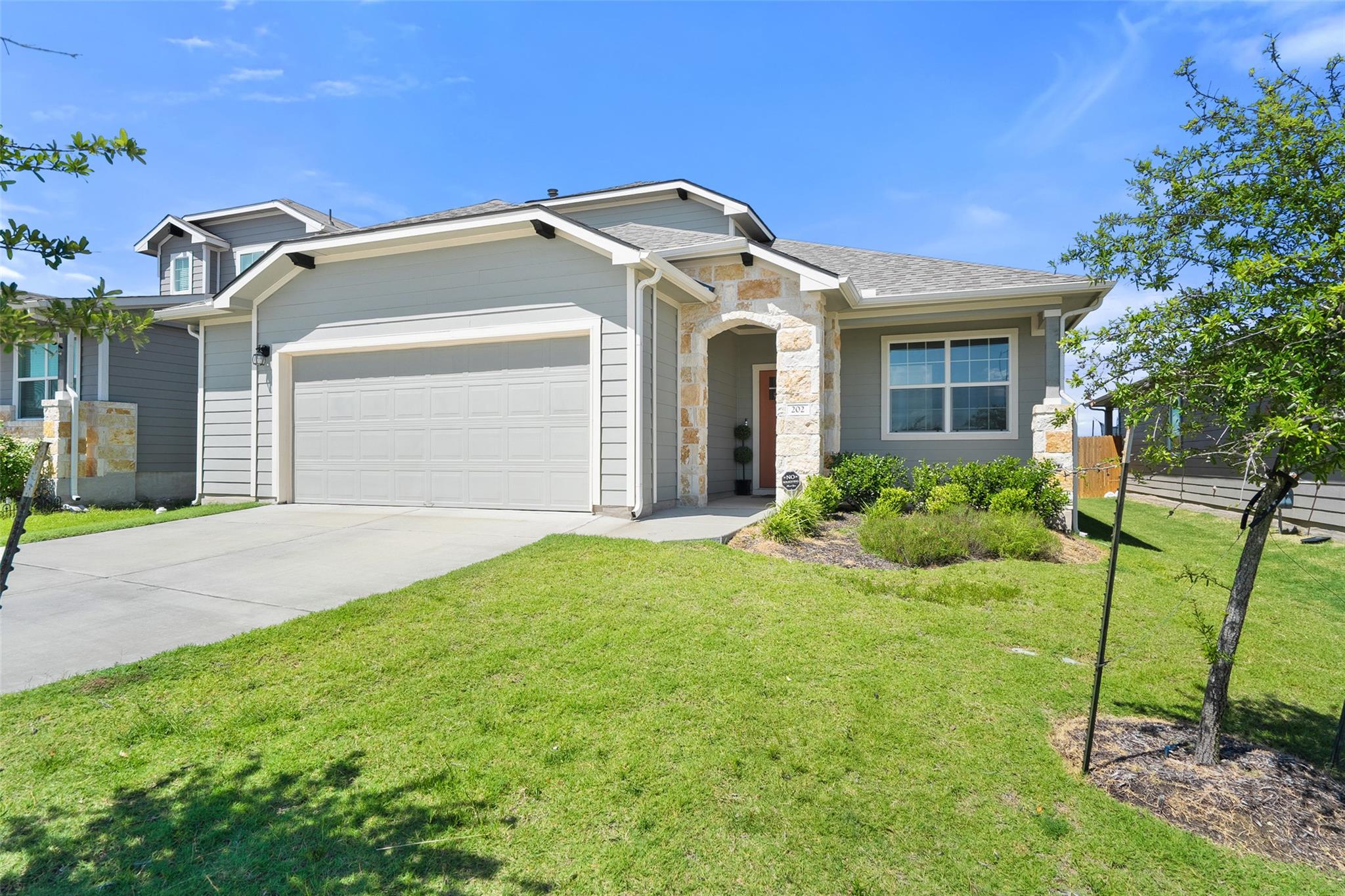 202 Barton Creek Ln, Hutto, TX 78634