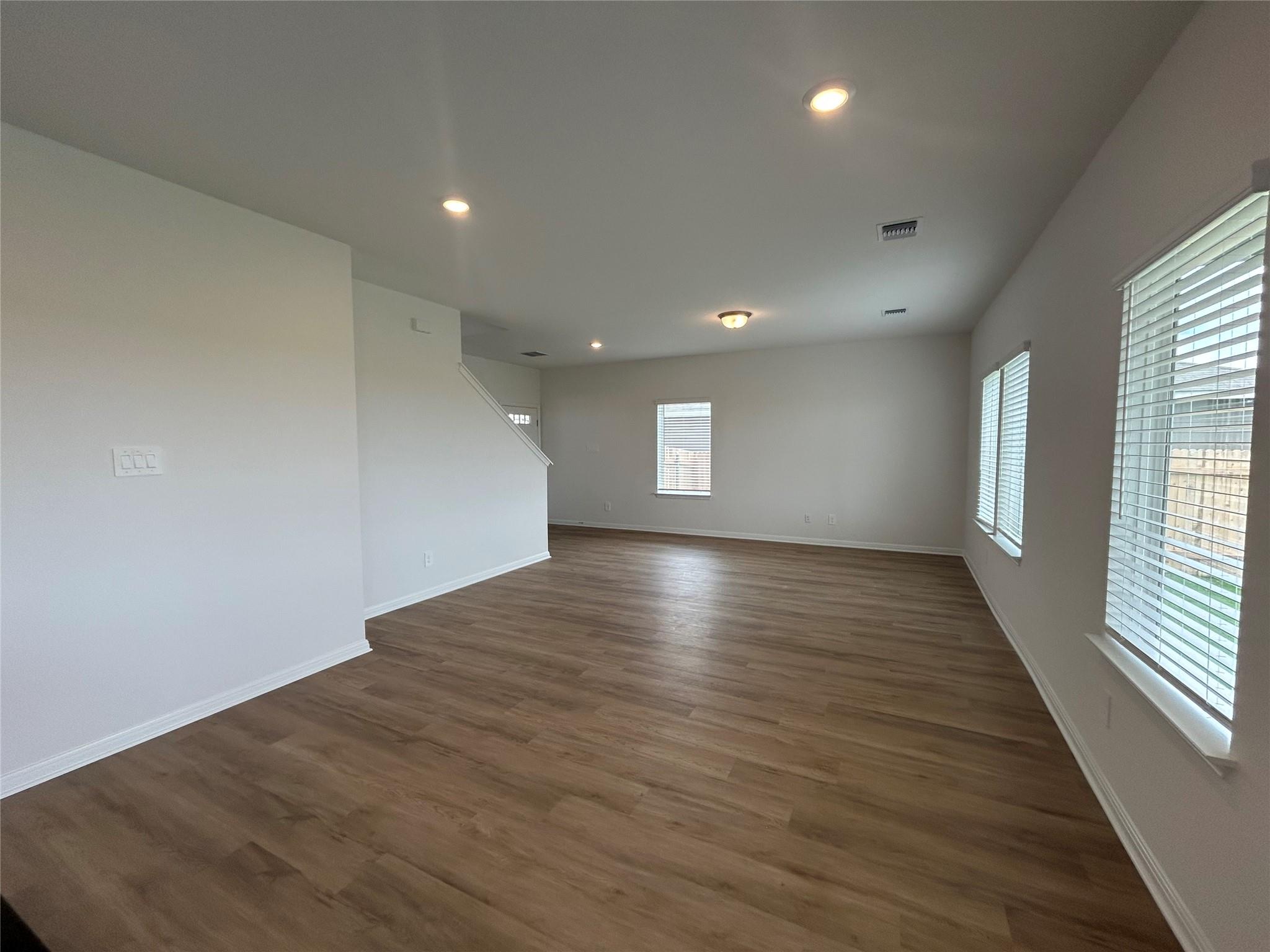 136 Honey Bee Rd, Jarrell, TX 76537