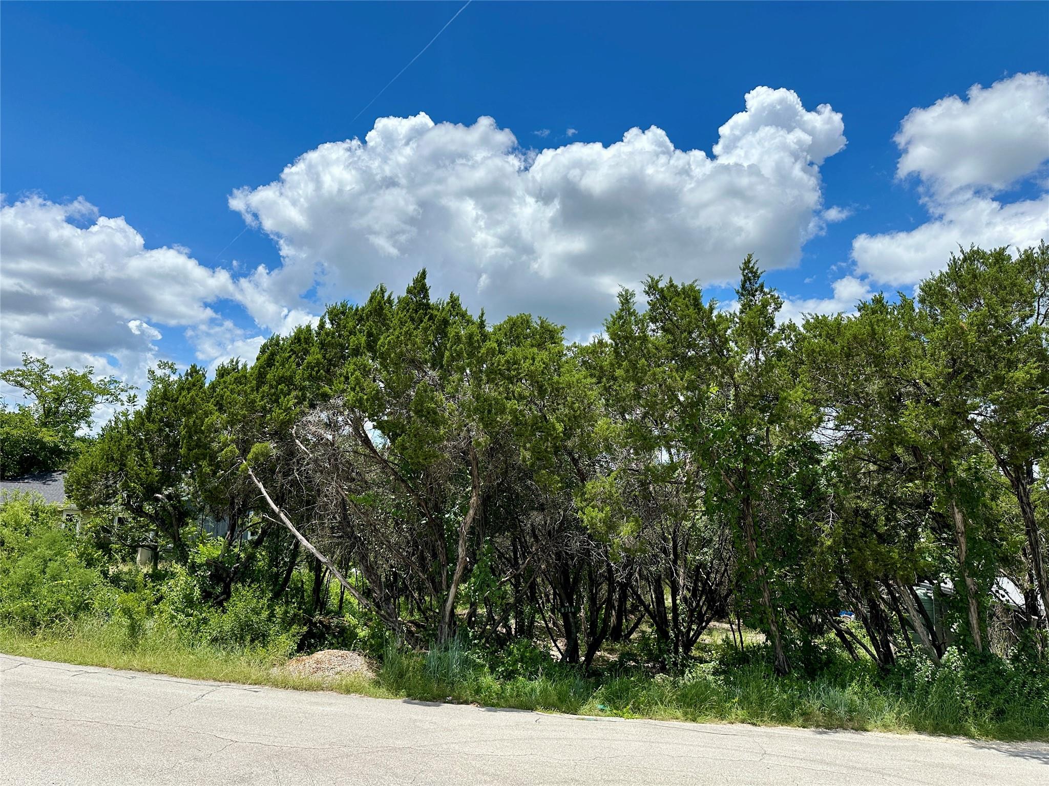 8316 Bronco Ln, Lago Vista, TX 78645