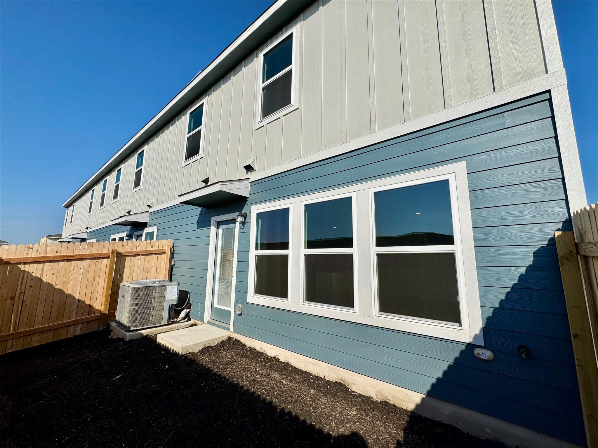 12809 Village Spun Plz, Buda, TX 78610