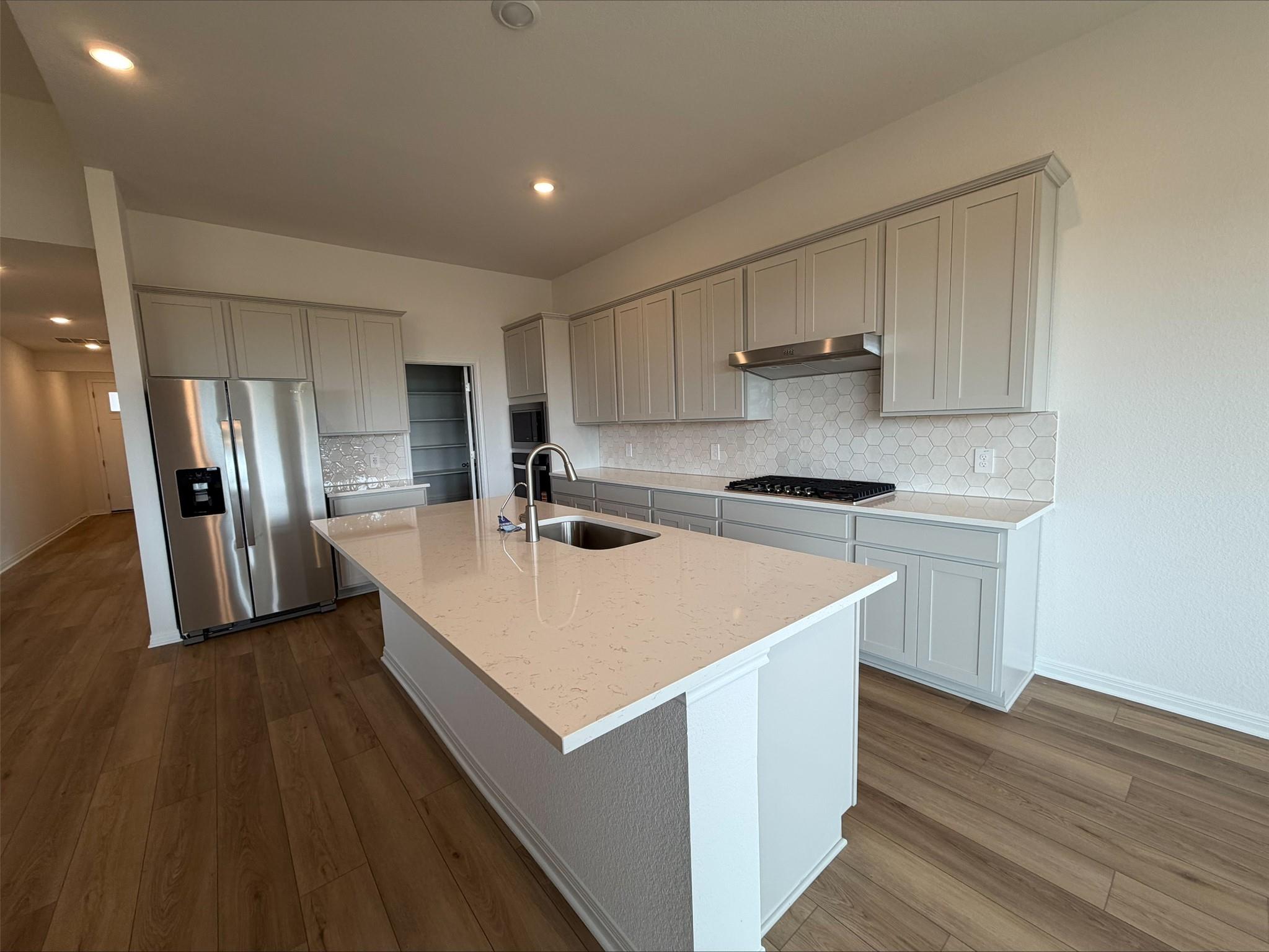 118 Divisadero Dr, Hutto, TX 78634