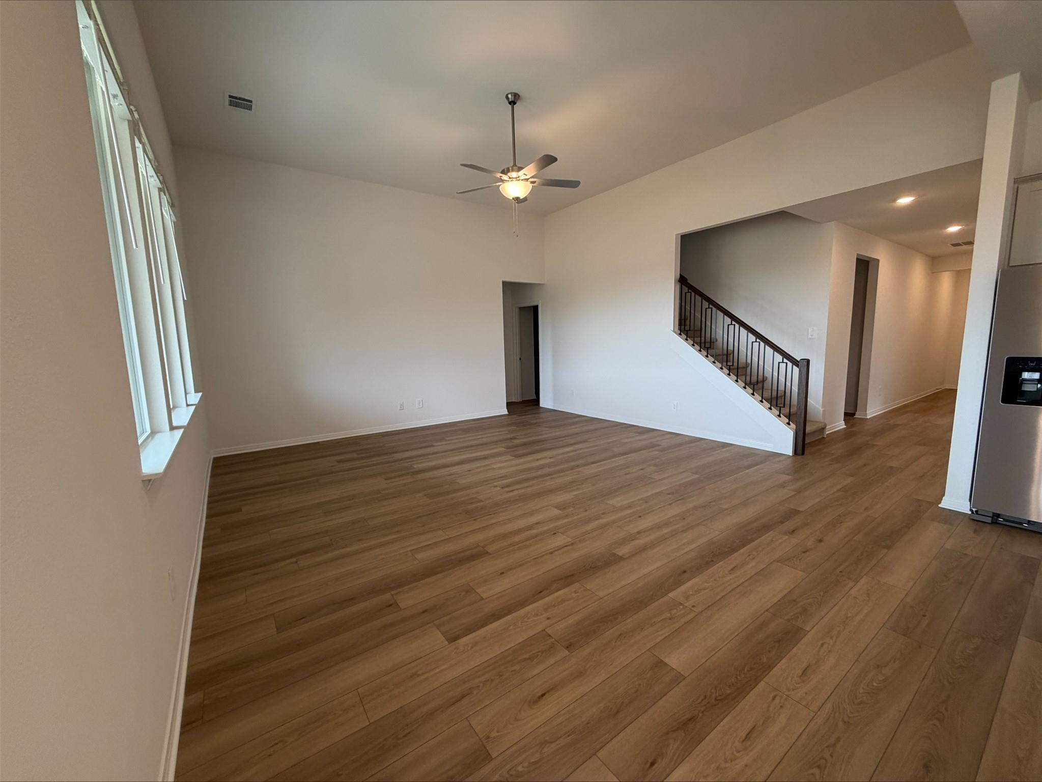 118 Divisadero Dr, Hutto, TX 78634