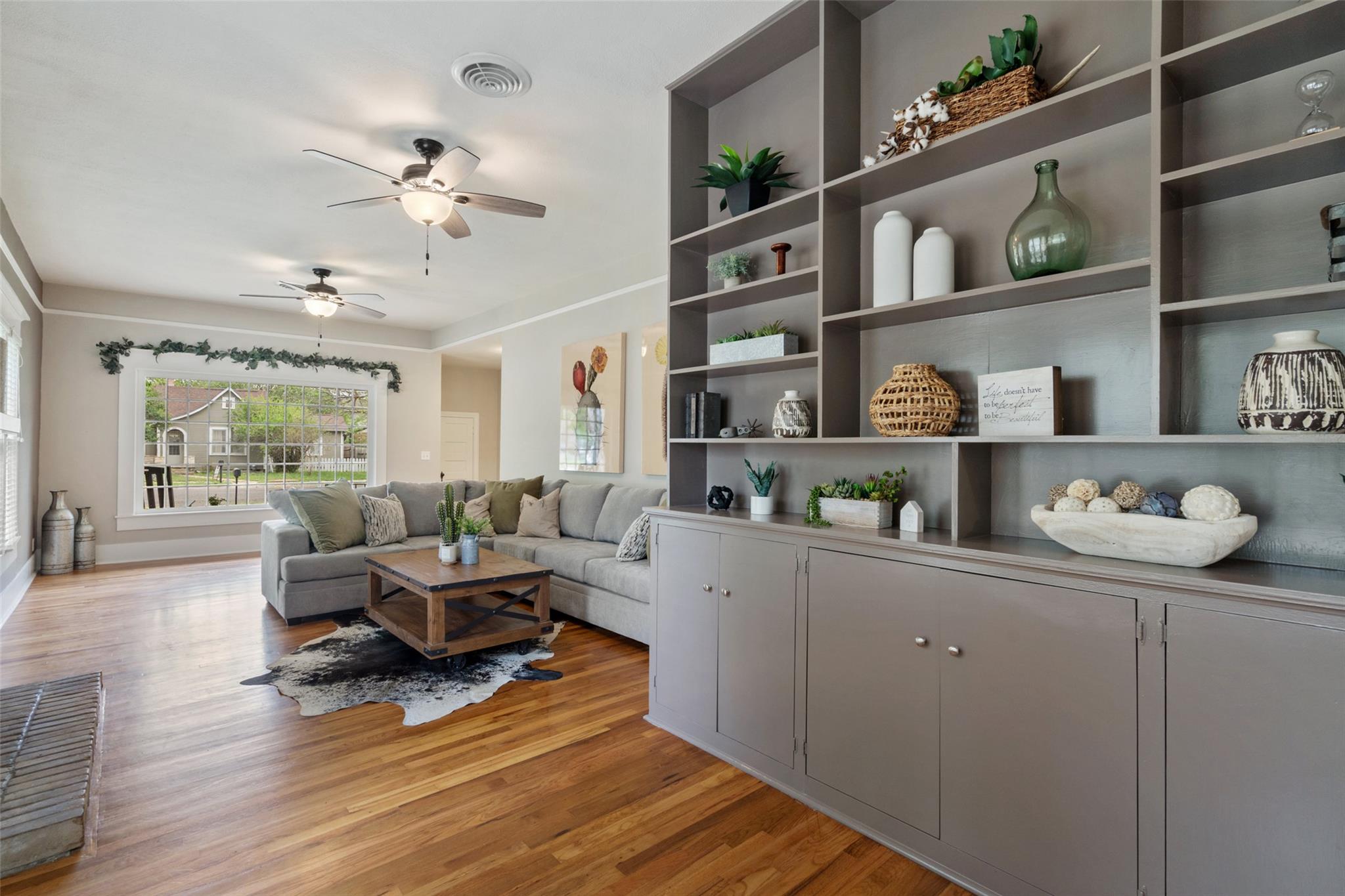 208 W 5th St, Lampasas, TX 76550