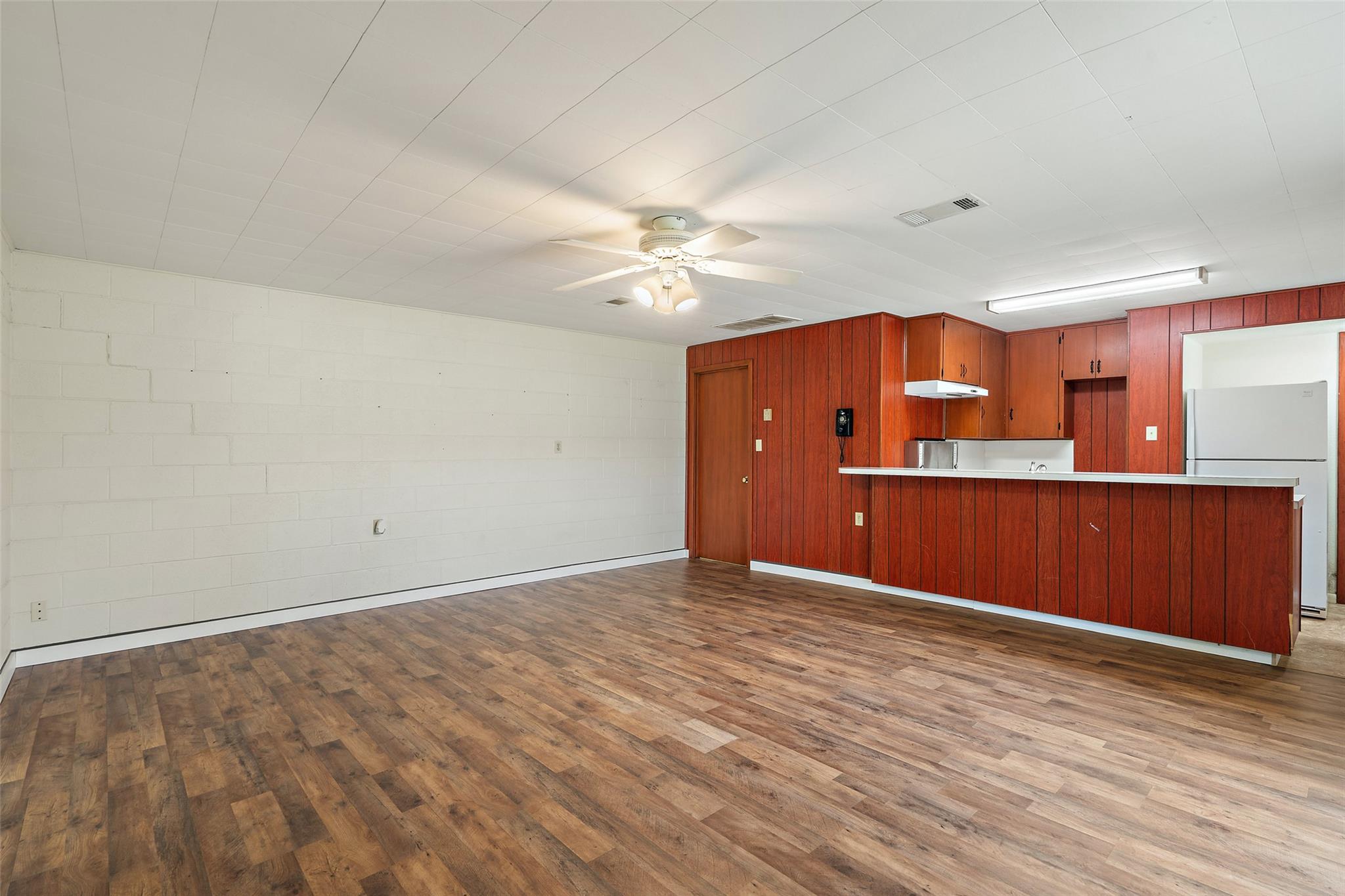 208 W 5th St, Lampasas, TX 76550