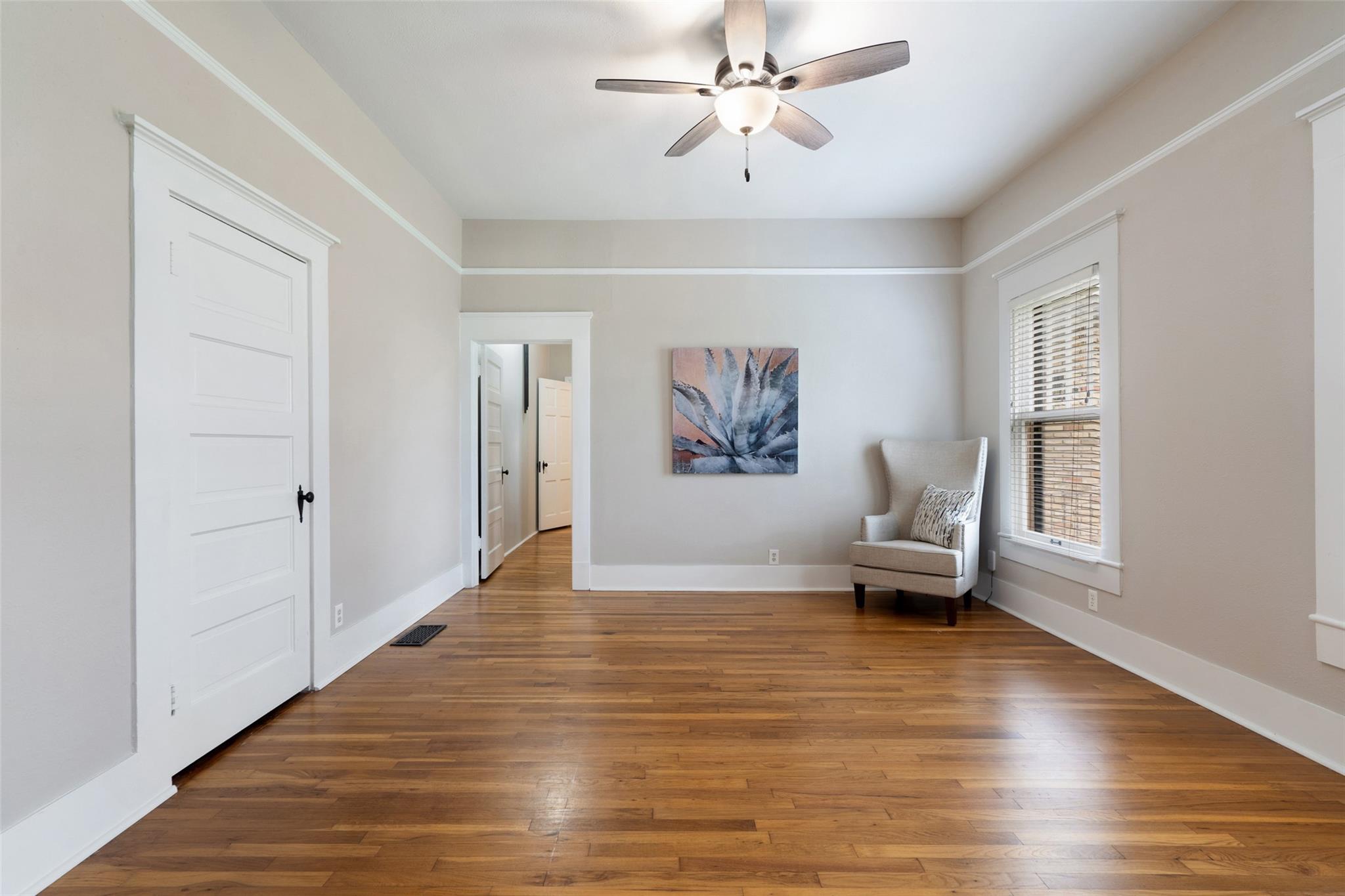 208 W 5th St, Lampasas, TX 76550