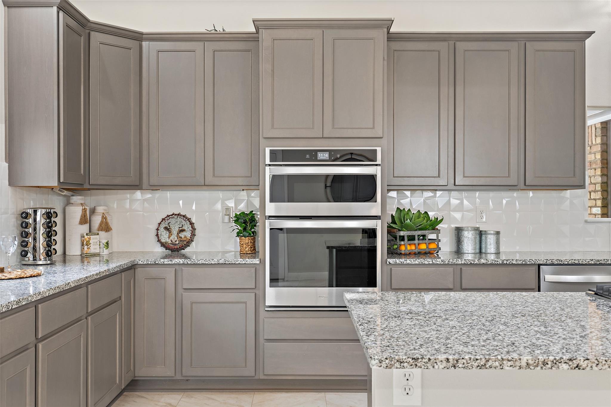 208 W 5th St, Lampasas, TX 76550