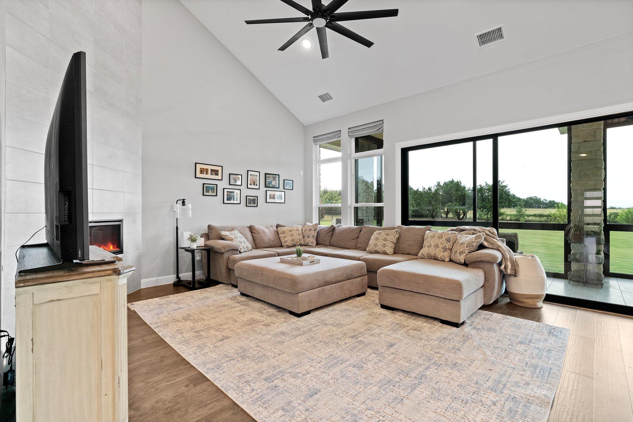 209 Northcrest Dr, Liberty Hill, TX 78642