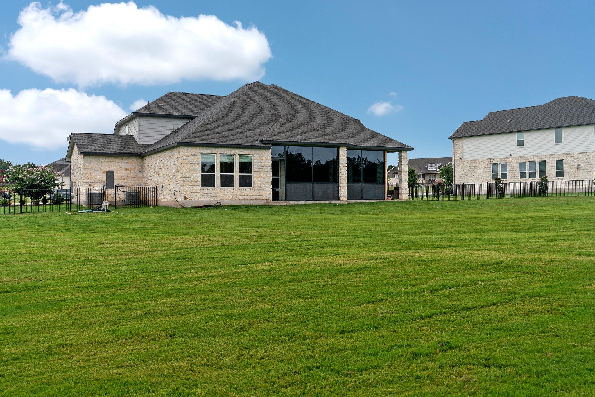 209 Northcrest Dr, Liberty Hill, TX 78642