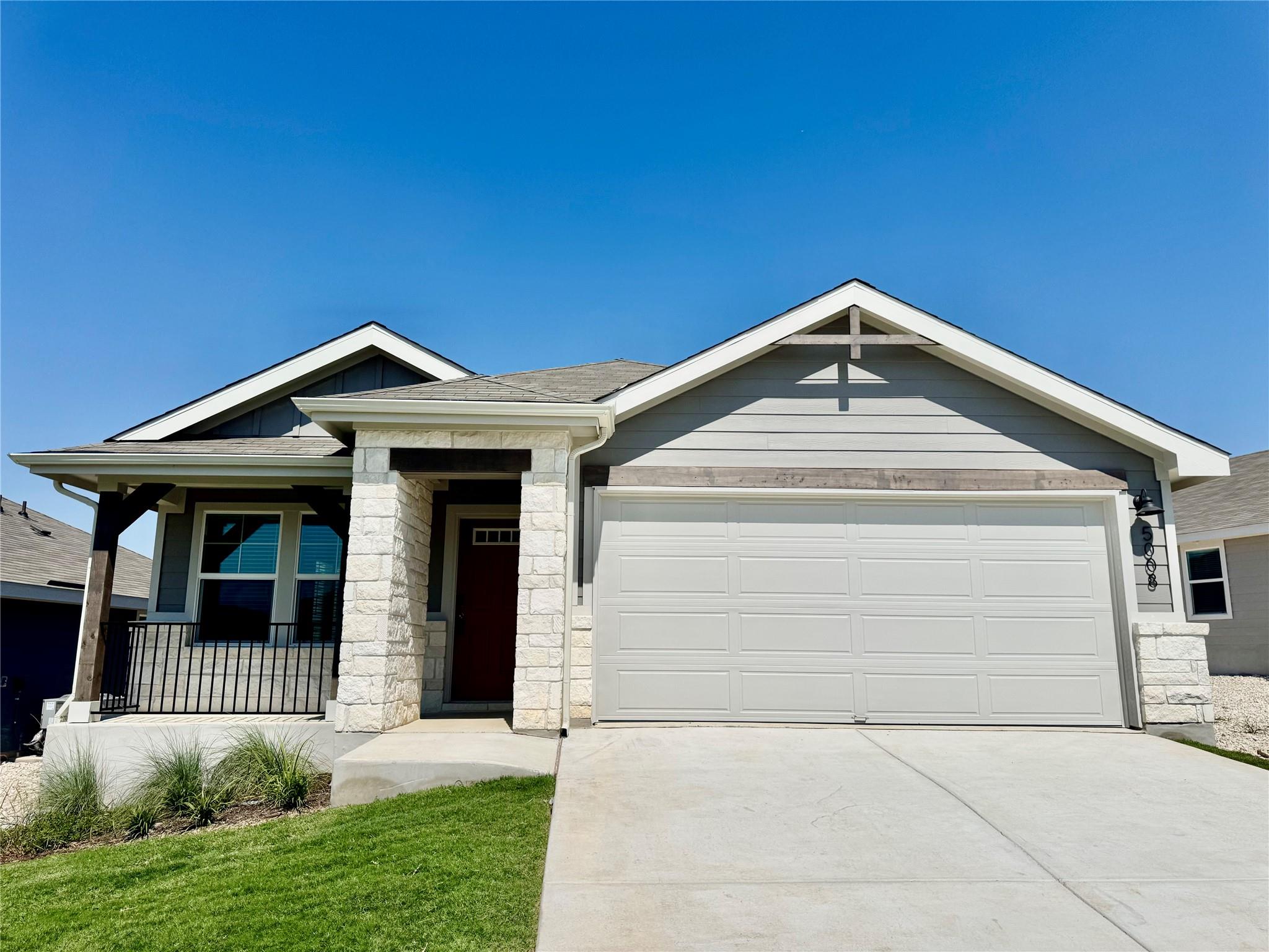 5008 Hazelnut Ln, Del Valle, TX 78617