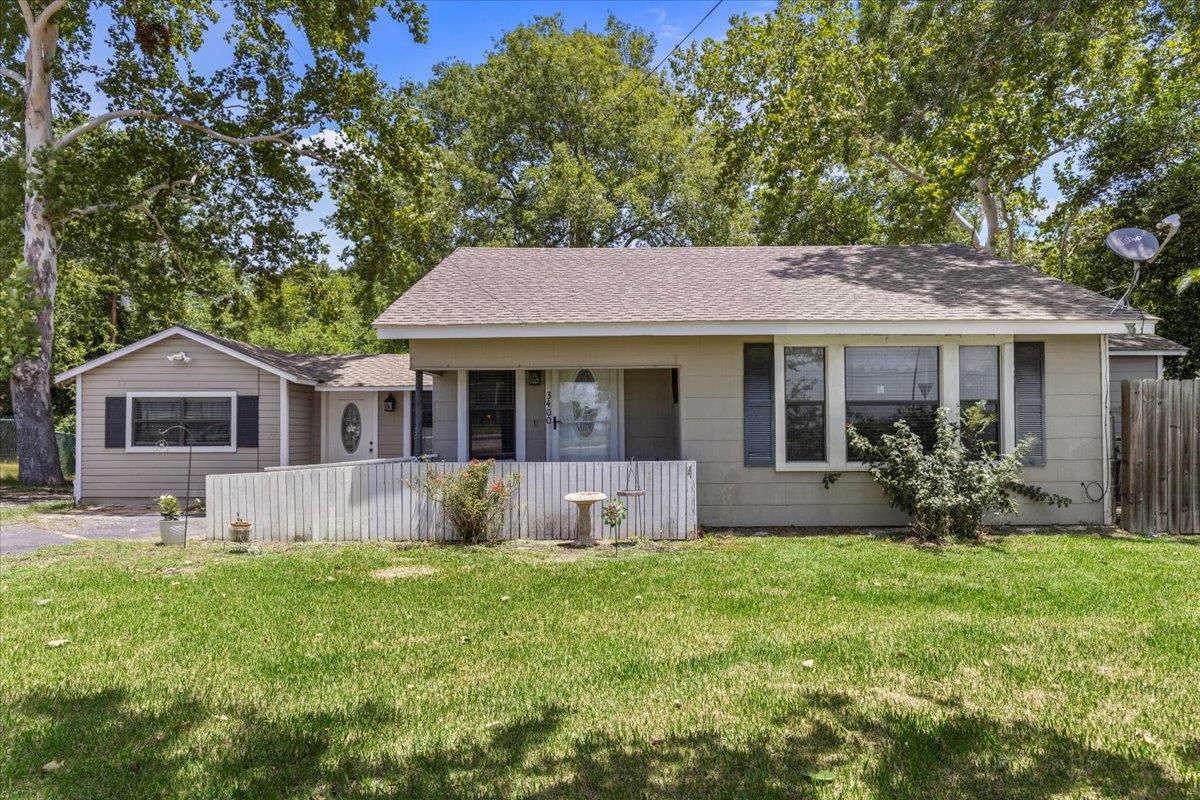 3400 W State Highway 71, La Grange, TX 78945