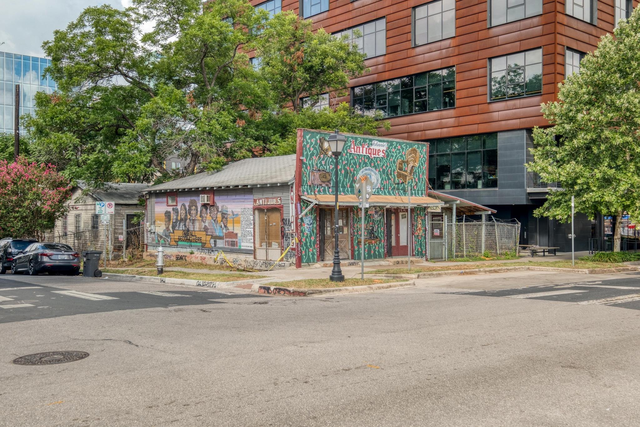911 E 6th St, Austin, TX 78702