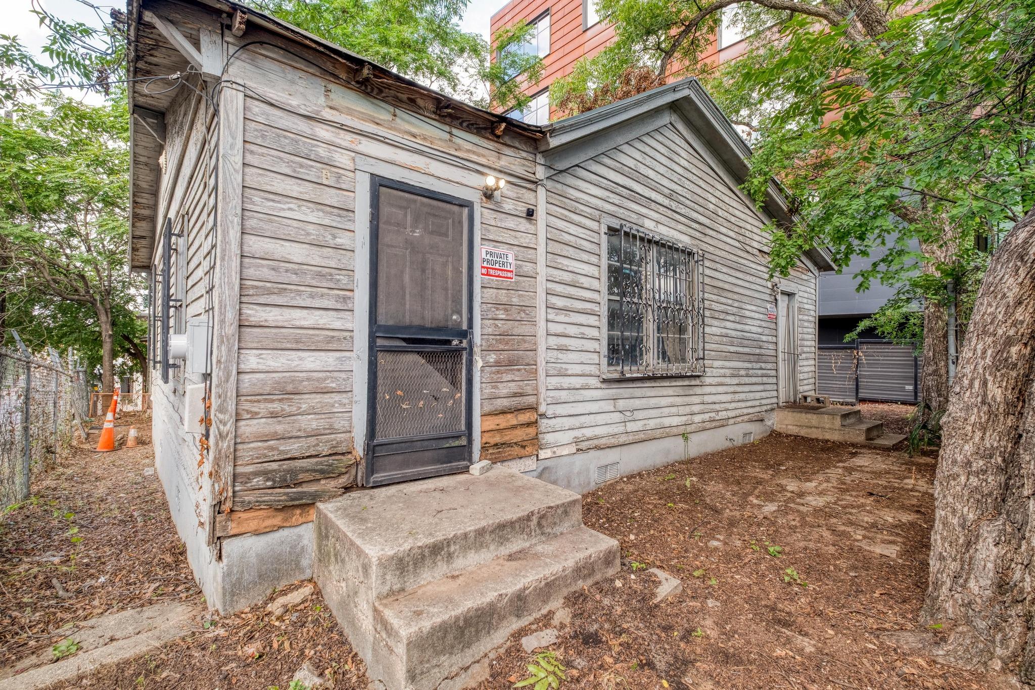 911 E 6th St, Austin, TX 78702