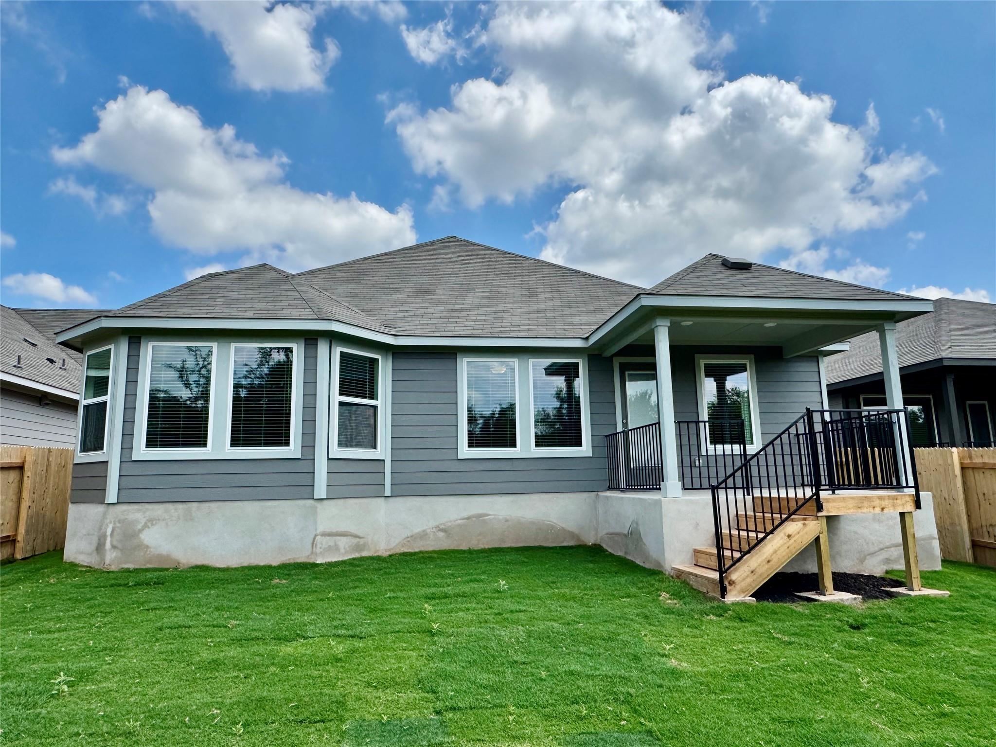 125 Bonnellis Roost, Cedar Creek, TX 78612