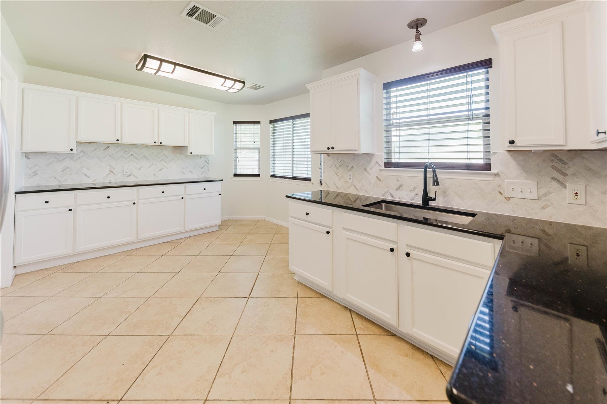 115 Hummingbird Ct, Cedar Creek, TX 78612