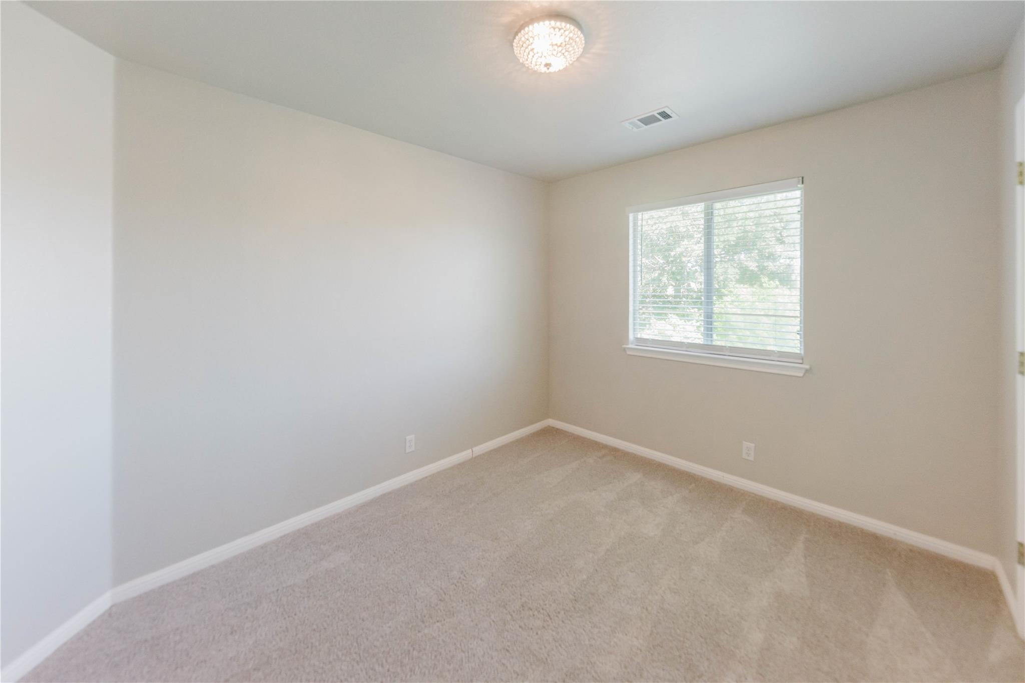 115 Hummingbird Ct, Cedar Creek, TX 78612