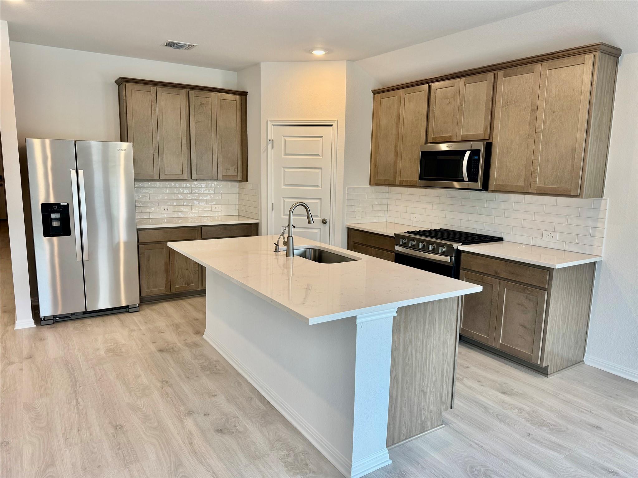 129 Bonnellis Roost, Cedar Creek, TX 78612