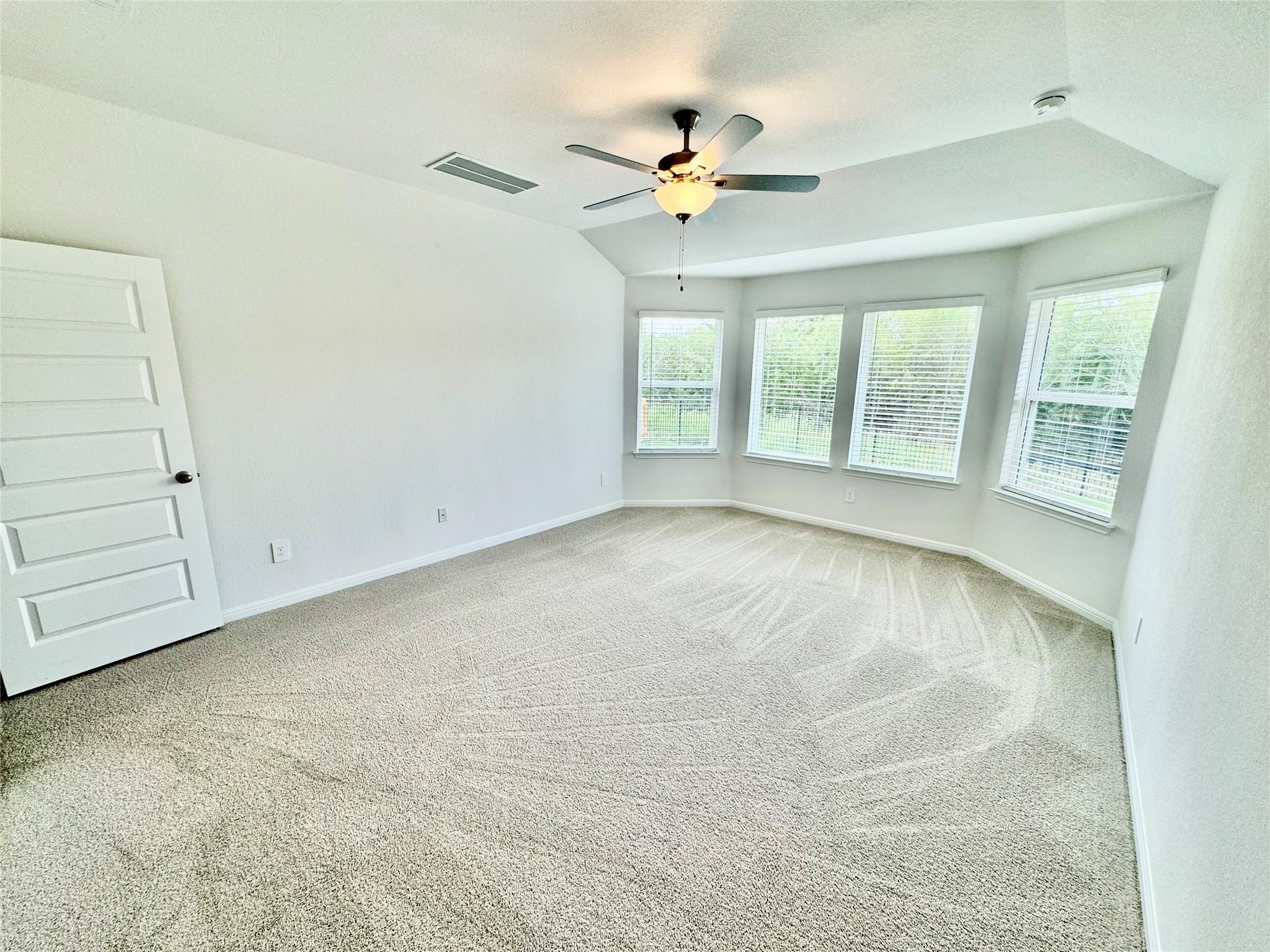 129 Bonnellis Roost, Cedar Creek, TX 78612