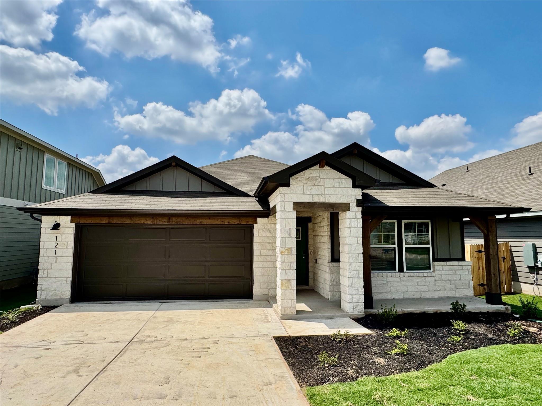 121 Bonnellis Roost, Cedar Creek, TX 78612