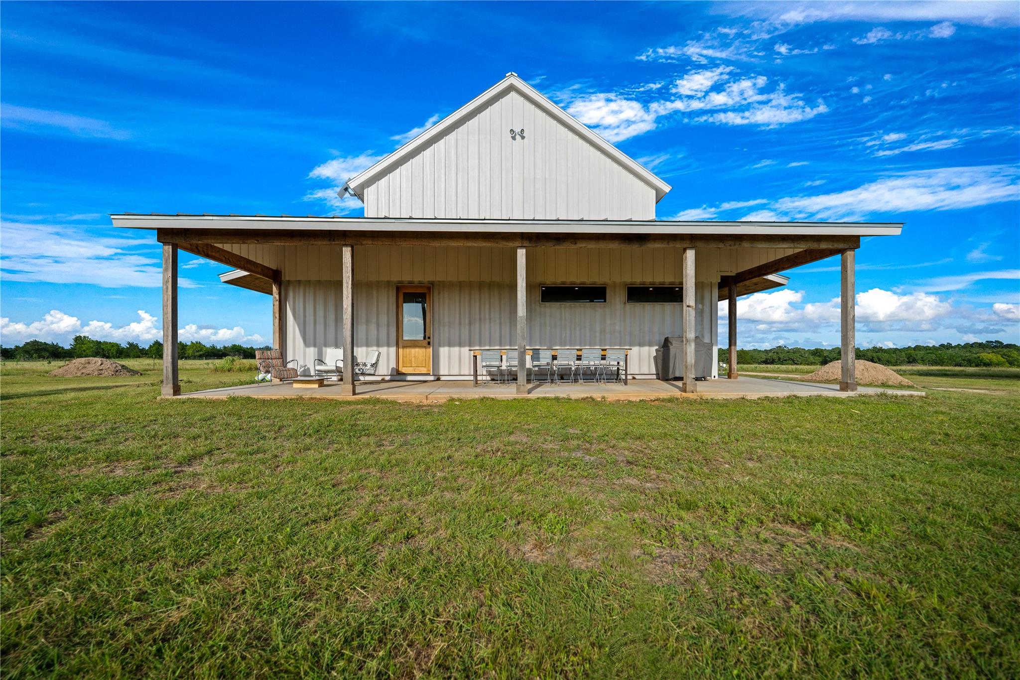 2094 Zimmerscheidt, New Ulm, TX 78950