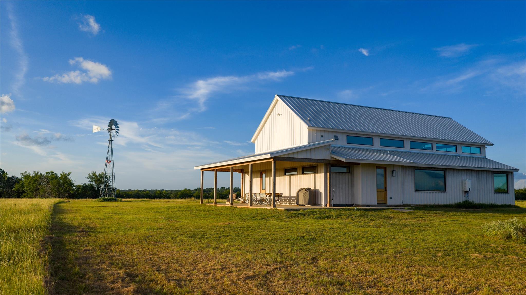 2094 Zimmerscheidt, New Ulm, TX 78950