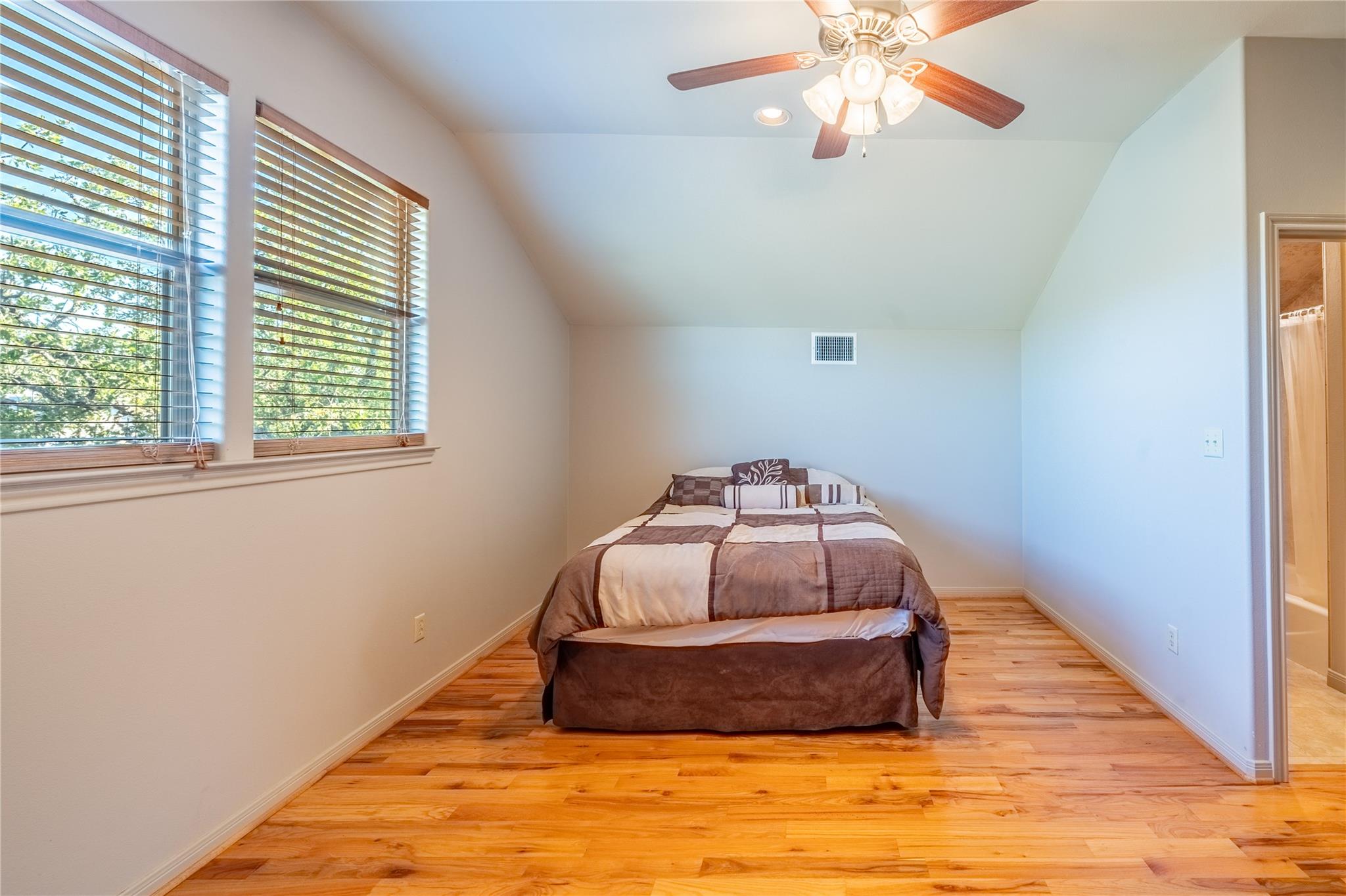 103 Rolling Hills Dr, Spicewood, TX 78669