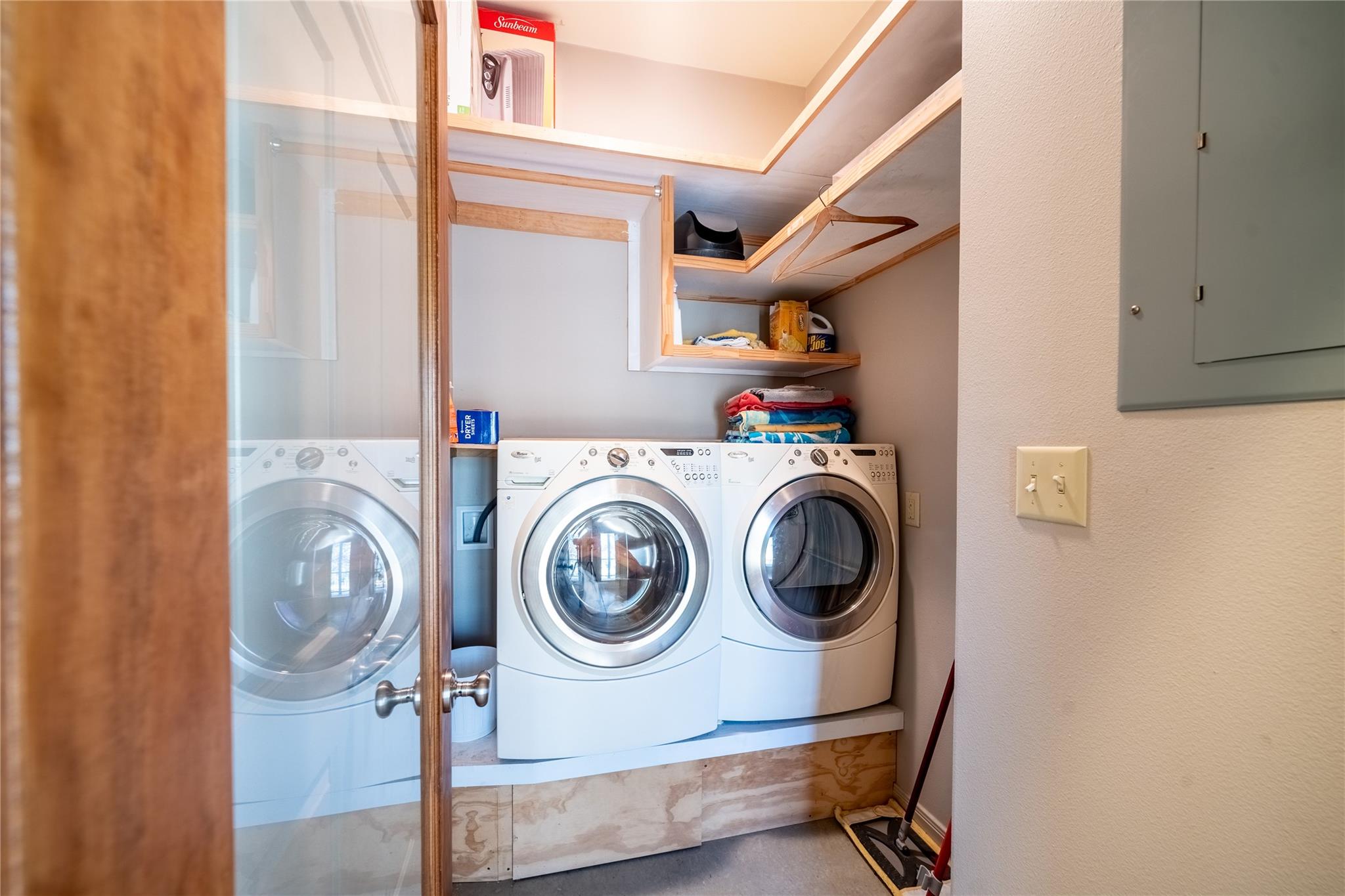 103 Rolling Hills Dr, Spicewood, TX 78669