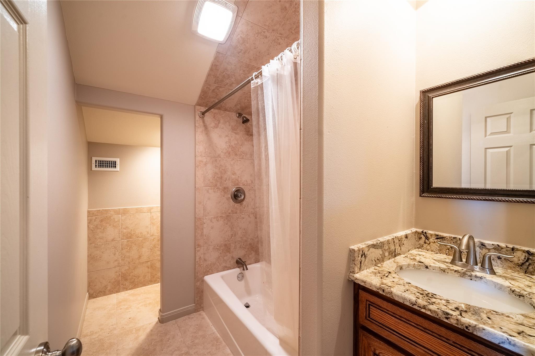 103 Rolling Hills Dr, Spicewood, TX 78669