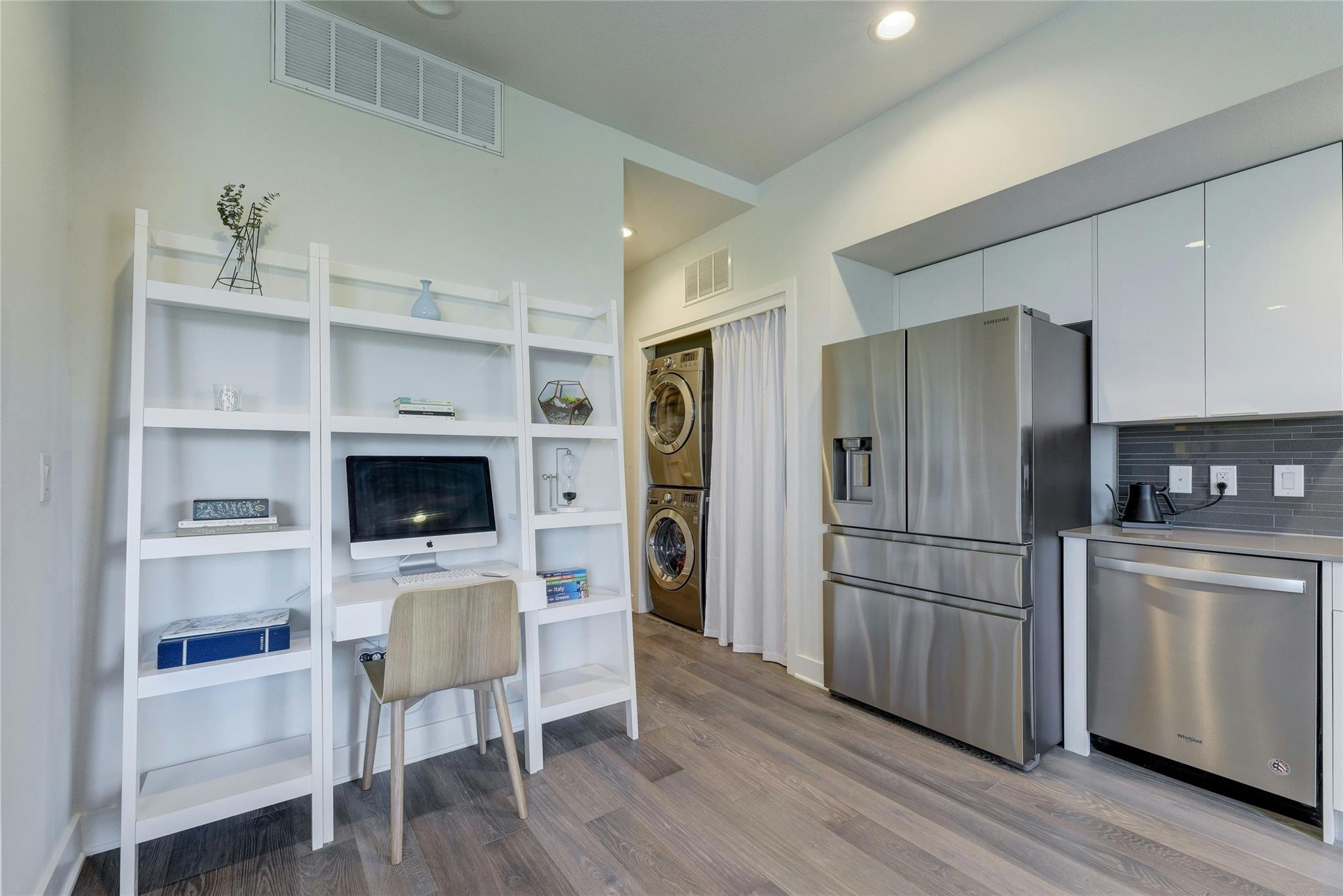 1800 E 4th St # 303, Austin, TX 78702