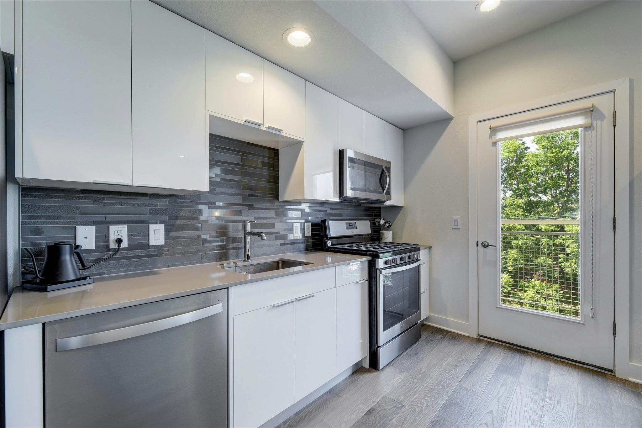 1800 E 4th St # 303, Austin, TX 78702