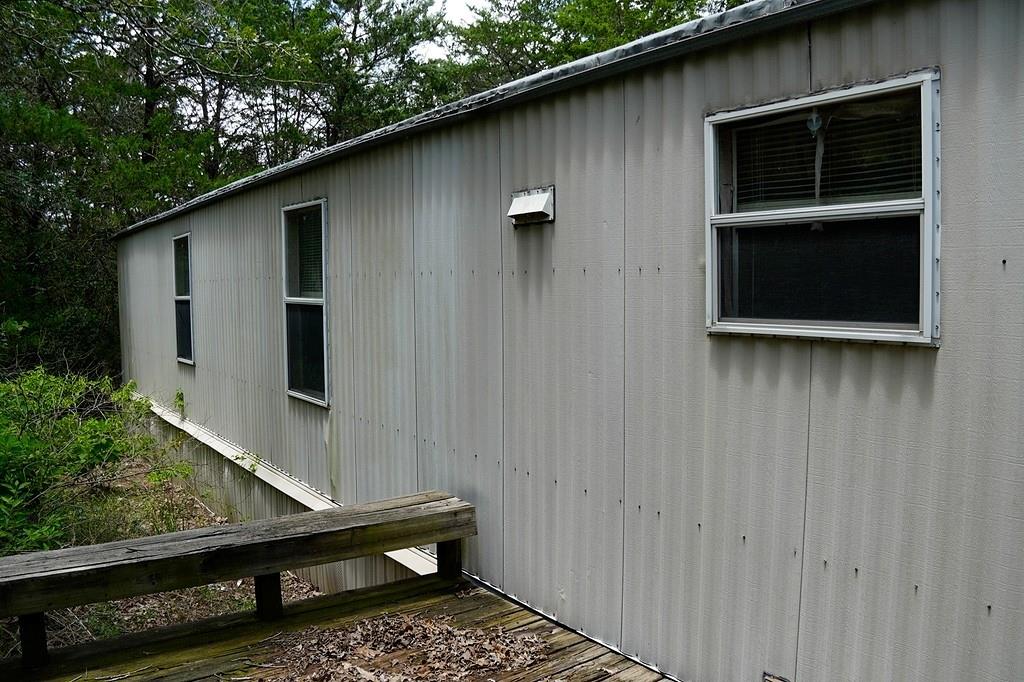 550 N Raymond Rd, La Grange, TX 78945