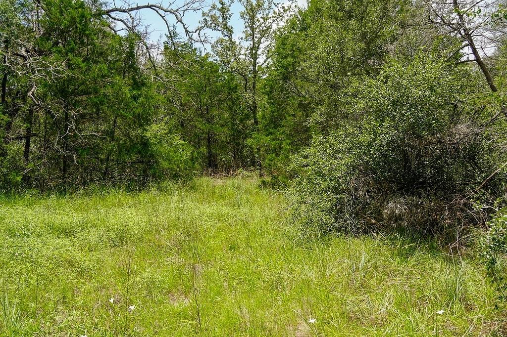 550 N Raymond Rd, La Grange, TX 78945