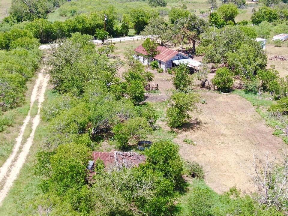 1194 Track Rd, Red Rock, TX 78662