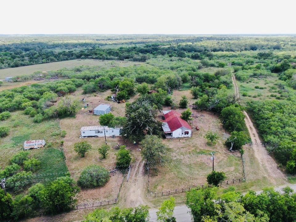 1194 Track Rd, Red Rock, TX 78662