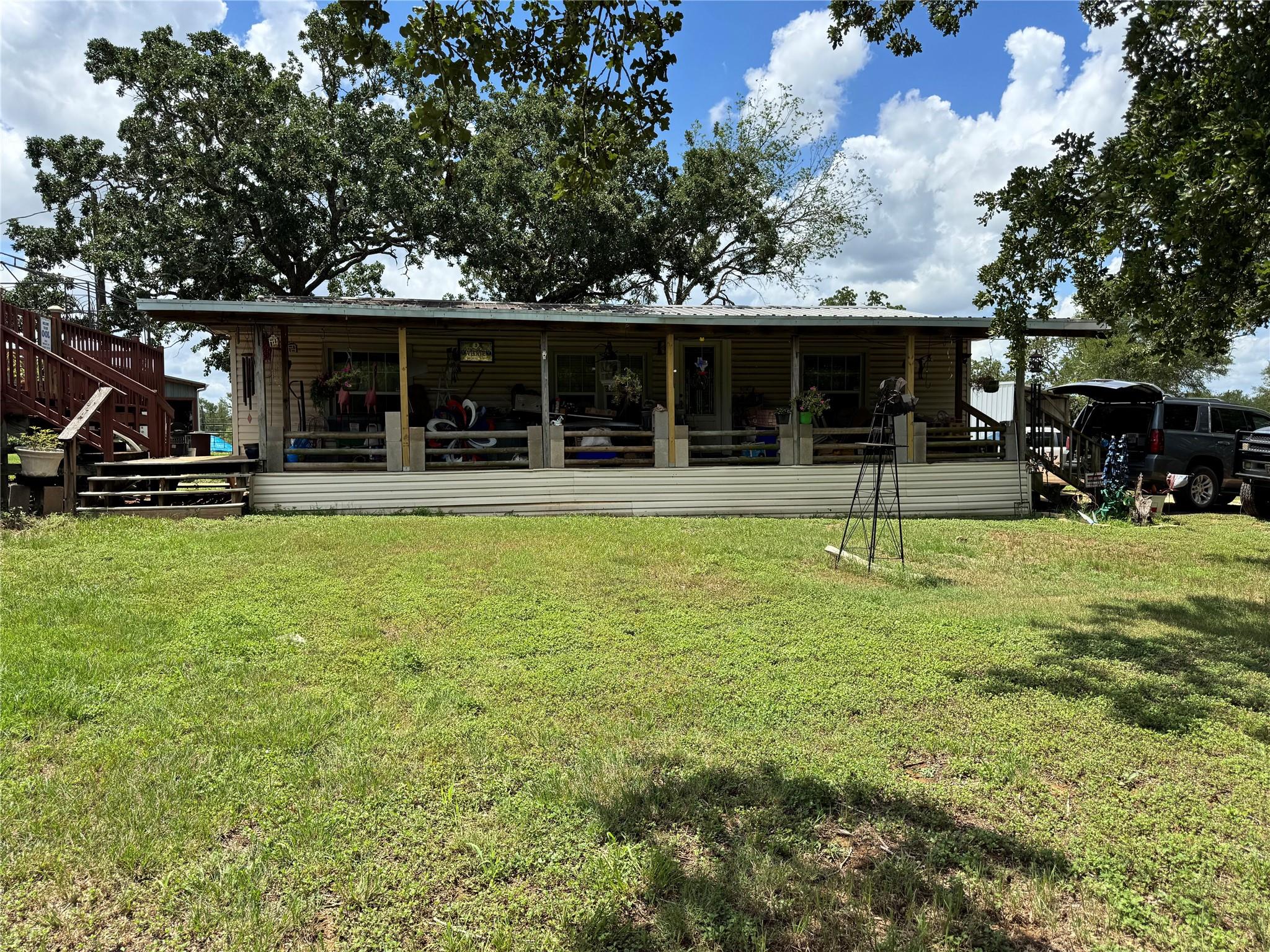 564 Riddle Rd, Cedar Creek, TX 78612