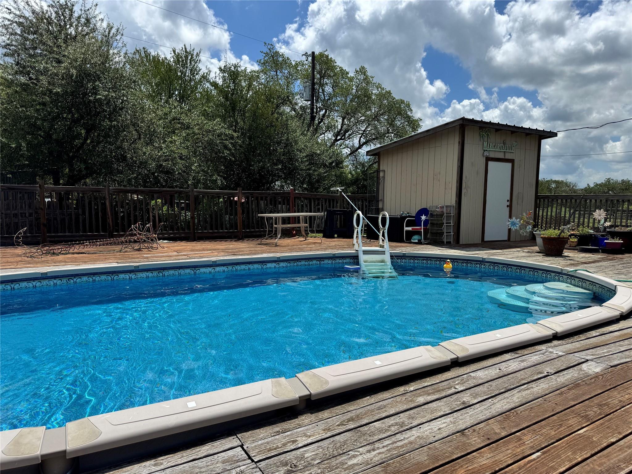 564 Riddle Rd, Cedar Creek, TX 78612