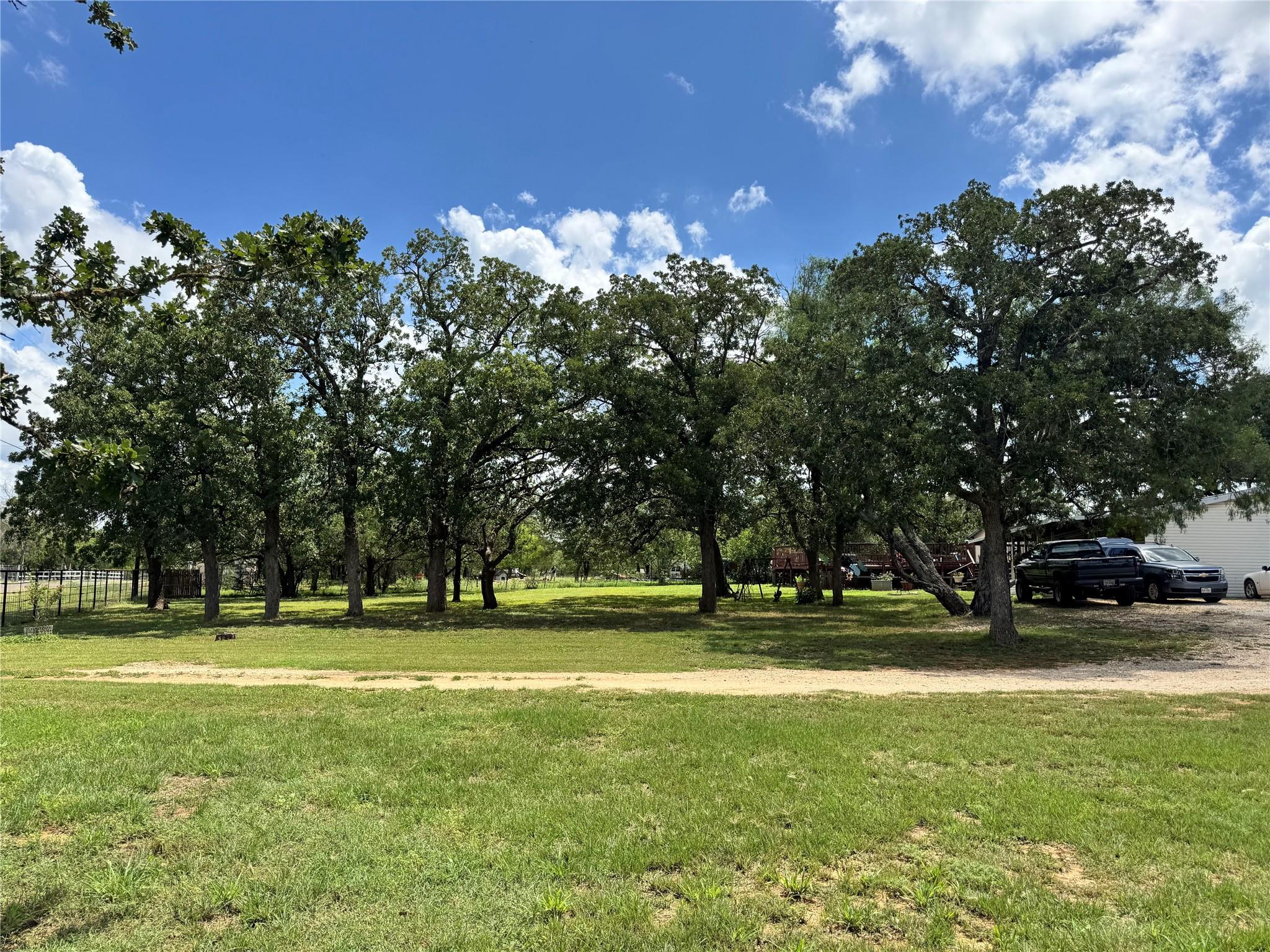 564 Riddle Rd, Cedar Creek, TX 78612