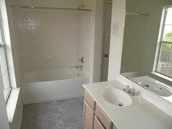 310 CROSSLAND Cv, Leander, TX 78641