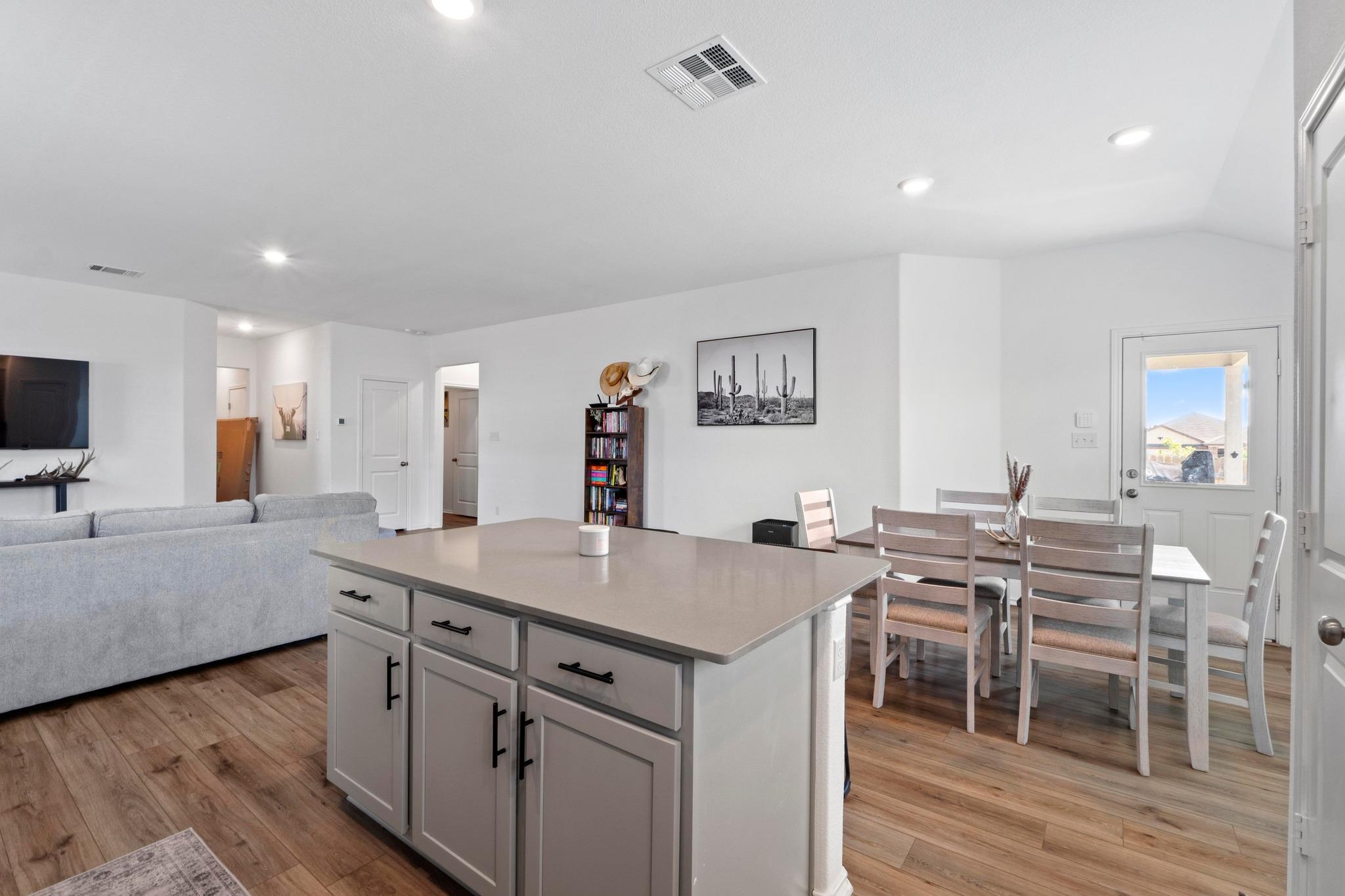 105 Perfect World Loop, Jarrell, TX 76537
