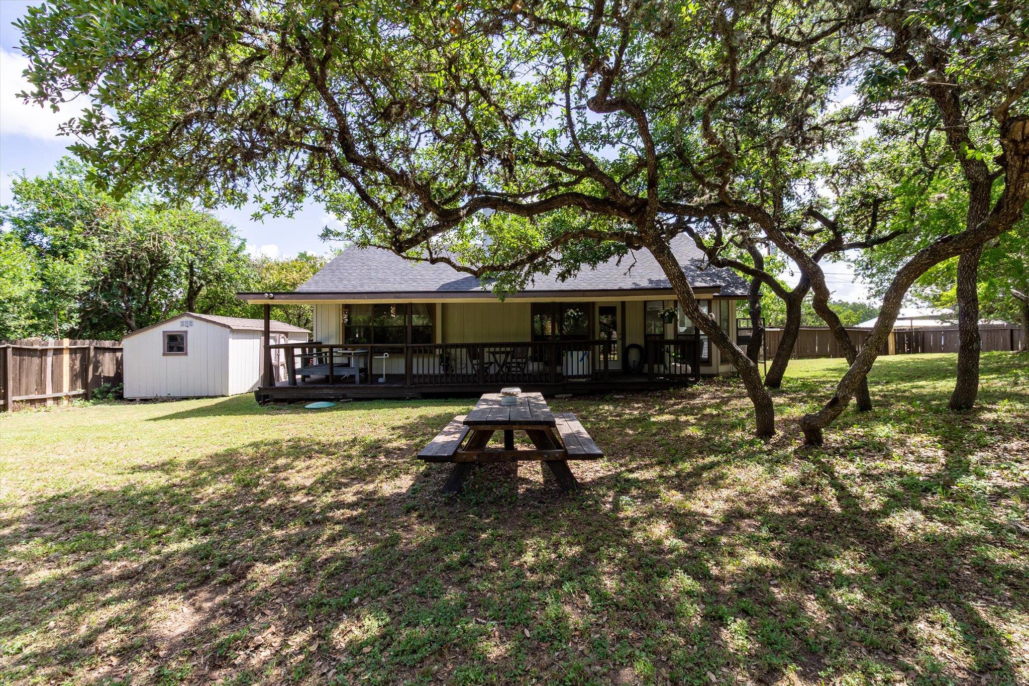 313 Hunter Ridge Rd, San Marcos, TX 78666