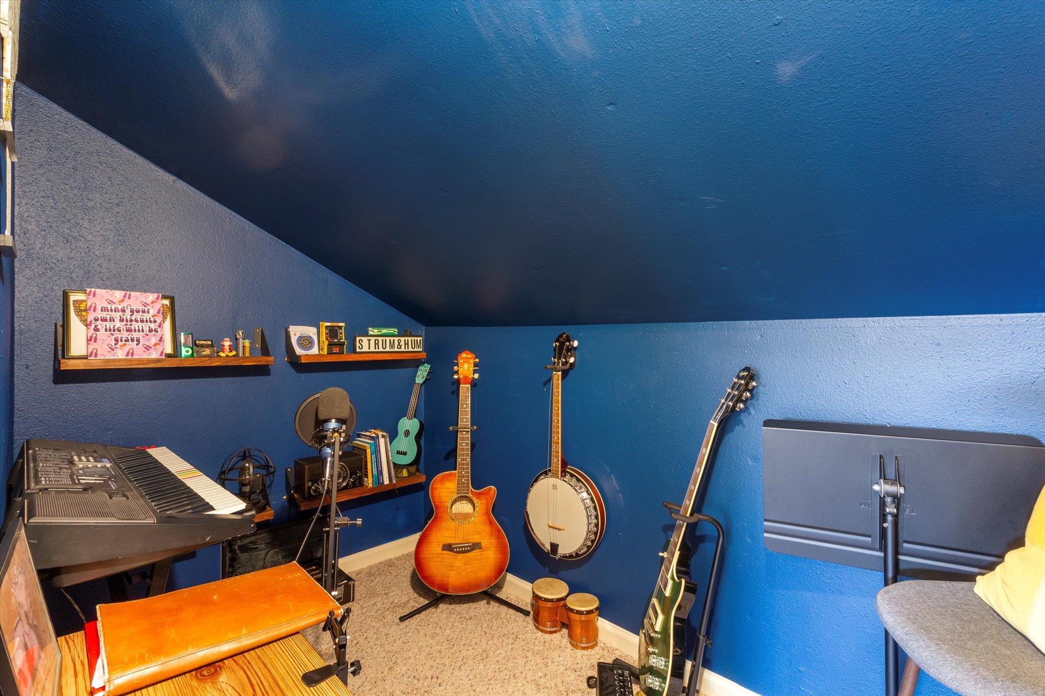 313 Hunter Ridge Rd, San Marcos, TX 78666
