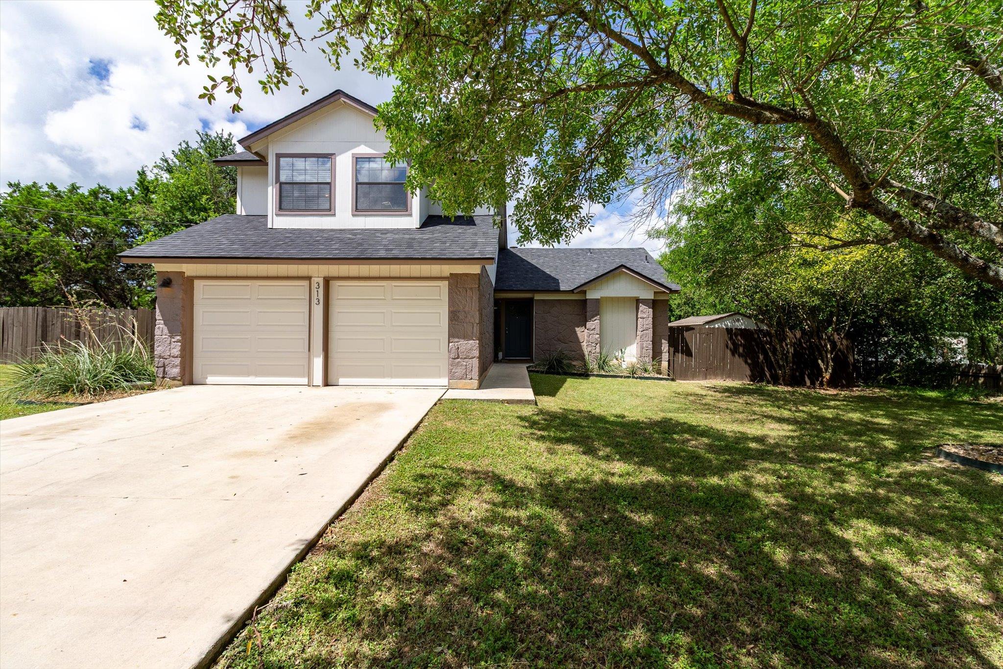313 Hunter Ridge Rd, San Marcos, TX 78666