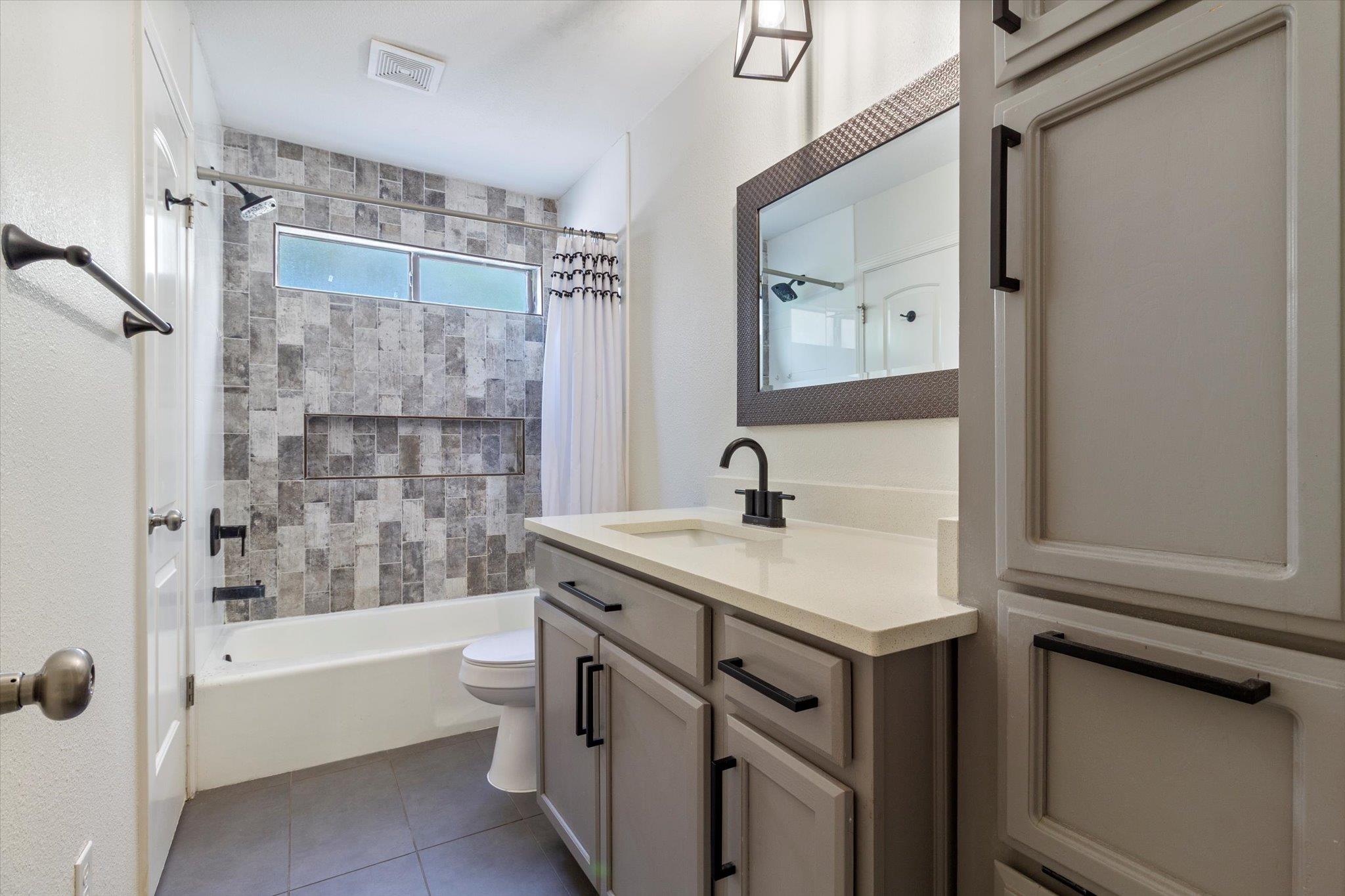 313 Hunter Ridge Rd, San Marcos, TX 78666