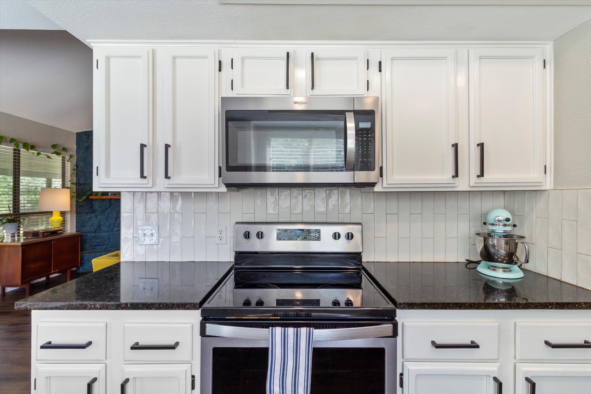 313 Hunter Ridge Rd, San Marcos, TX 78666