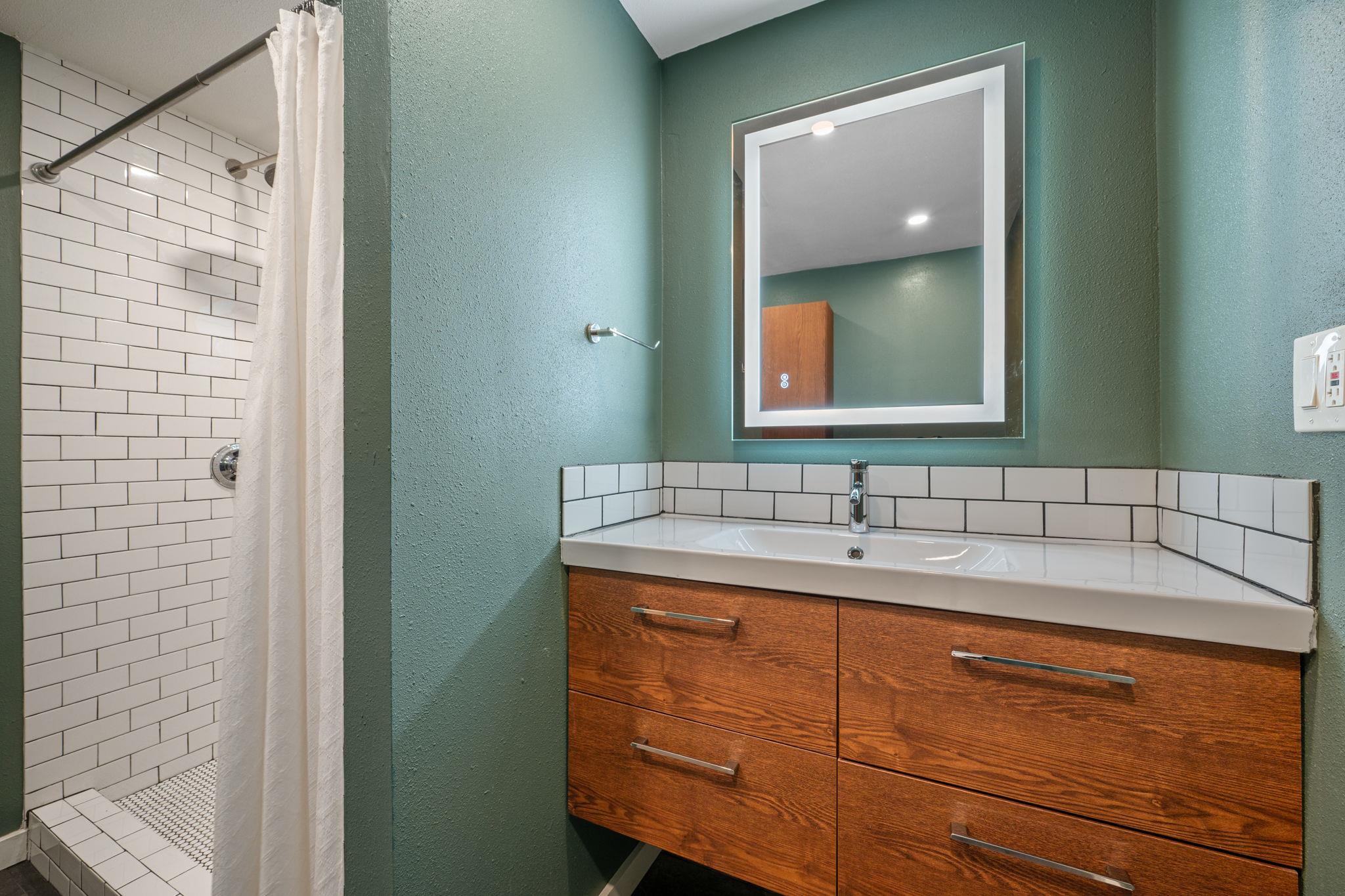 3203 Dolphin Dr, Austin, TX 78704